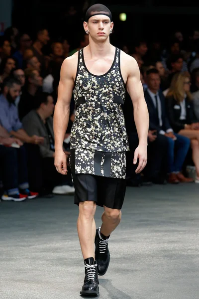 Look 14
